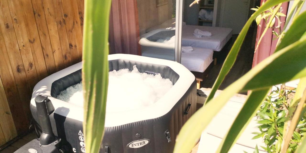 Hotel Sable Et Soleil - Port, Plage Et Jacuzzi Prive Frejus Luaran gambar