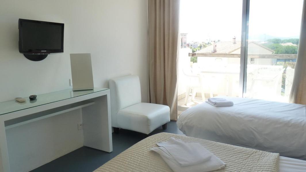 Hotel Sable Et Soleil - Port, Plage Et Jacuzzi Prive Frejus Luaran gambar