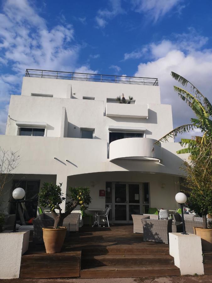 Hotel Sable Et Soleil - Port, Plage Et Jacuzzi Prive Frejus Luaran gambar
