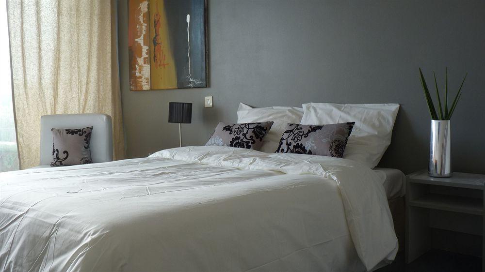 Hotel Sable Et Soleil - Port, Plage Et Jacuzzi Prive Frejus Luaran gambar