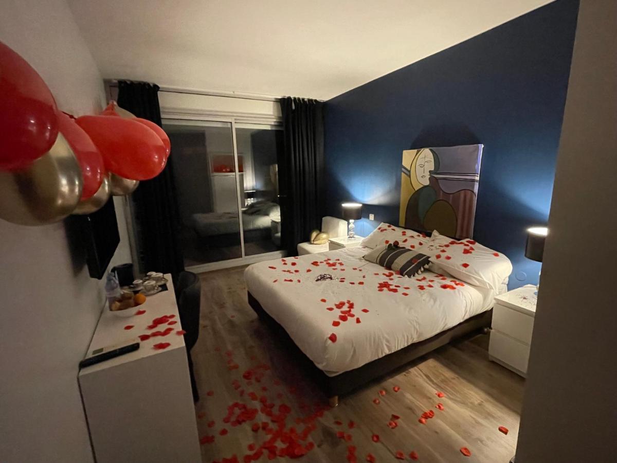 Hotel Sable Et Soleil - Port, Plage Et Jacuzzi Prive Frejus Luaran gambar