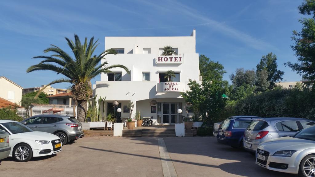 Hotel Sable Et Soleil - Port, Plage Et Jacuzzi Prive Frejus Luaran gambar