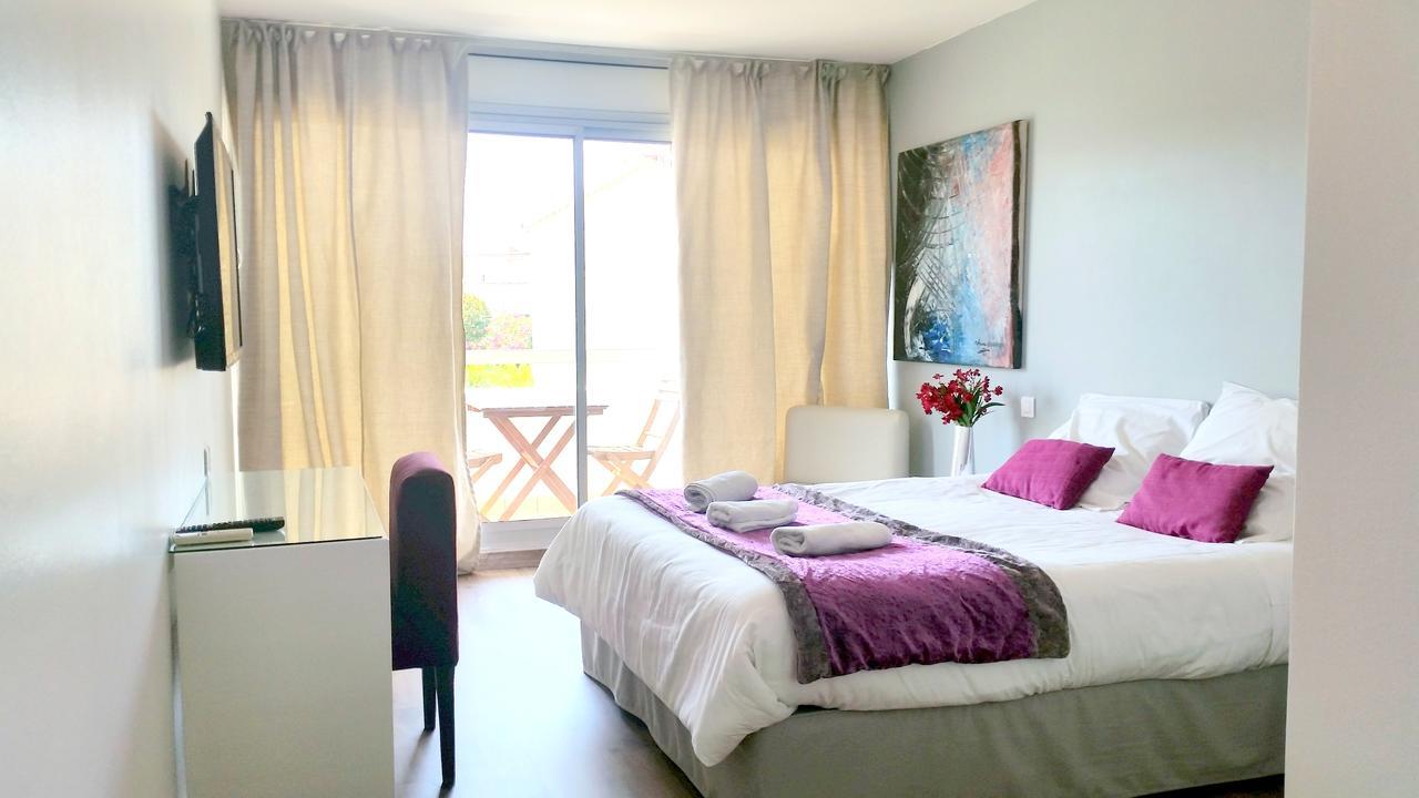 Hotel Sable Et Soleil - Port, Plage Et Jacuzzi Prive Frejus Bilik gambar