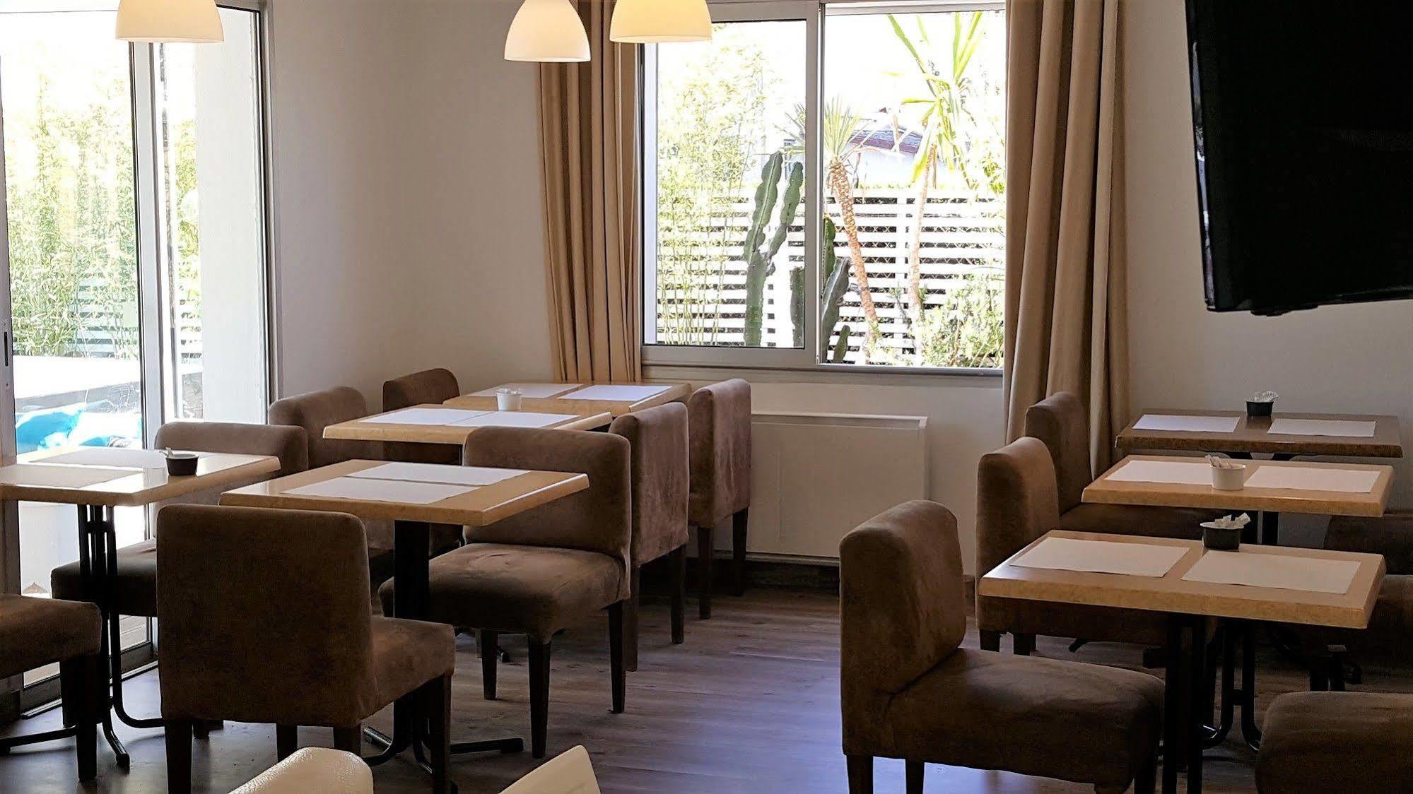 Hotel Sable Et Soleil - Port, Plage Et Jacuzzi Prive Frejus Luaran gambar