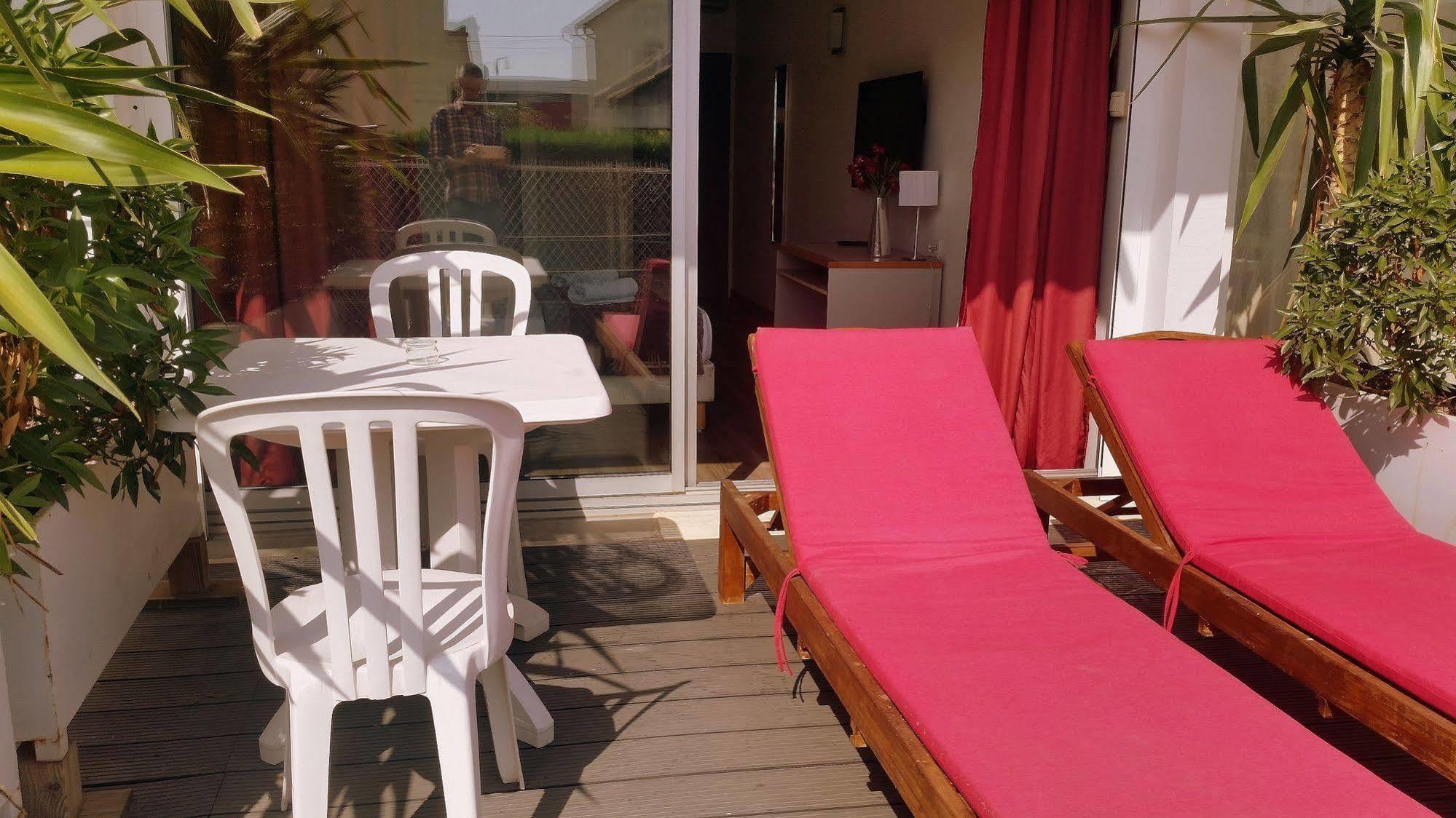 Hotel Sable Et Soleil - Port, Plage Et Jacuzzi Prive Frejus Luaran gambar