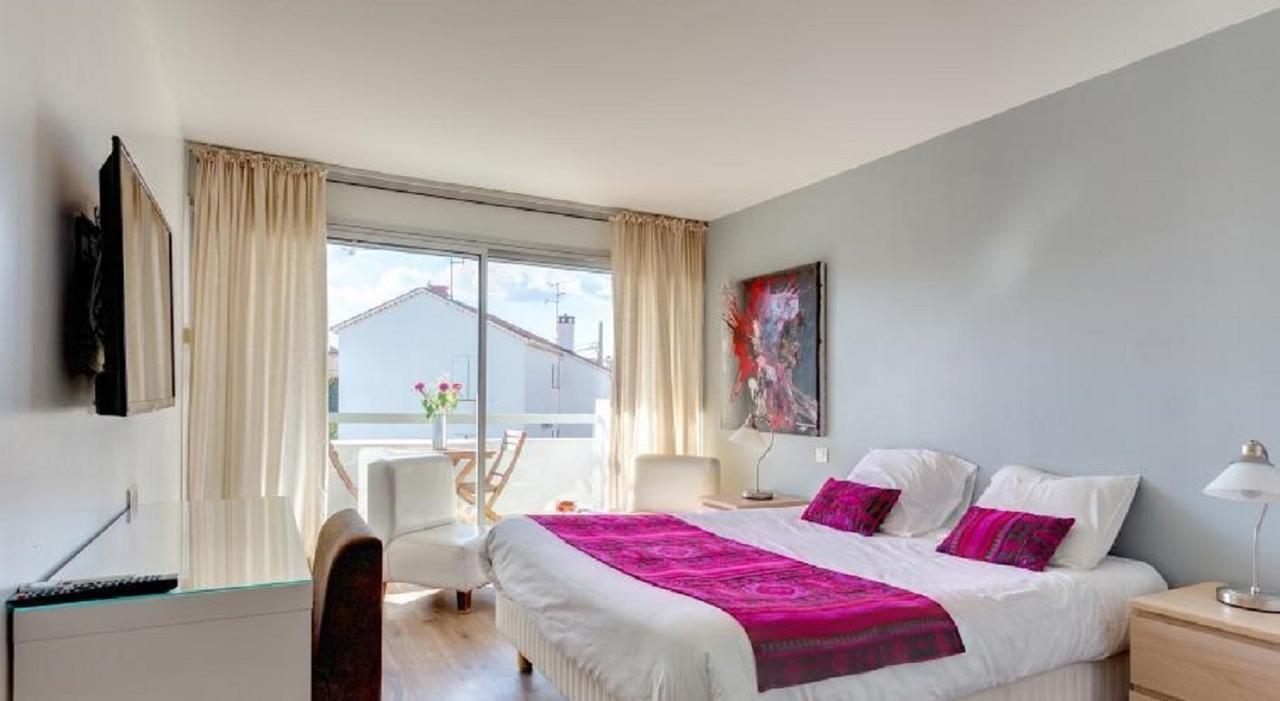 Hotel Sable Et Soleil - Port, Plage Et Jacuzzi Prive Frejus Luaran gambar
