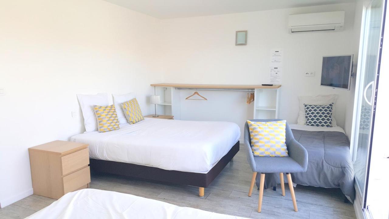 Hotel Sable Et Soleil - Port, Plage Et Jacuzzi Prive Frejus Luaran gambar